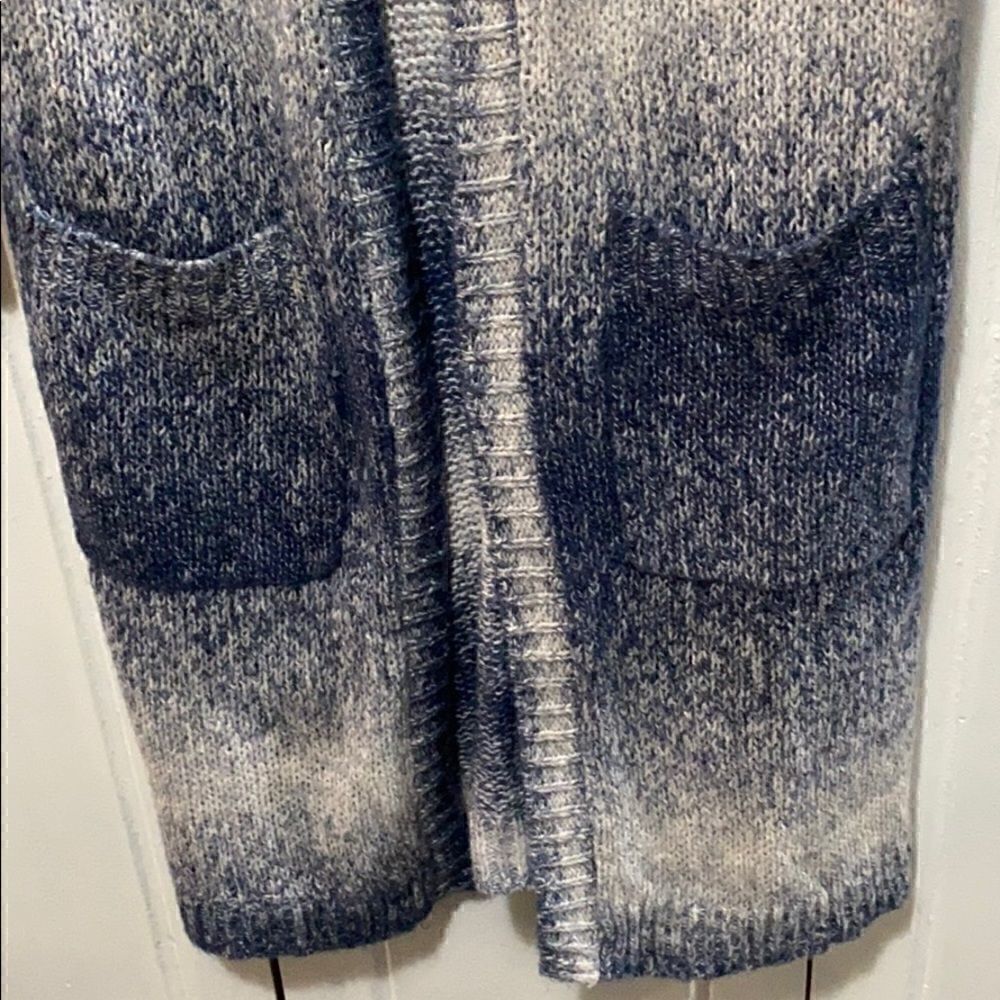 Sun & Shadow Blue Cardigan size Small - Picture 2 of 9
